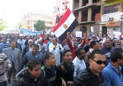 بدء توافد المتظاهرين على ميدان رابعة العدوية - أرشيفية